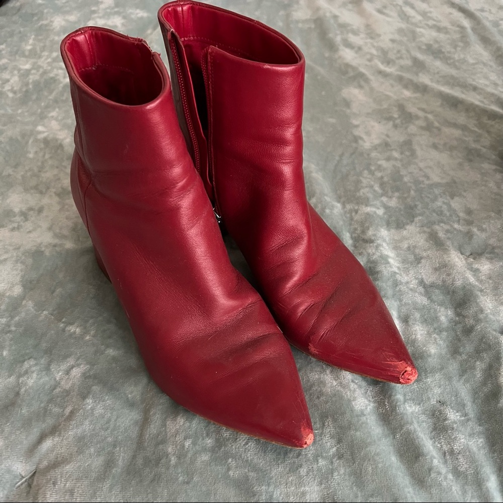 Red Pointed Boots - Picture 6 of 7